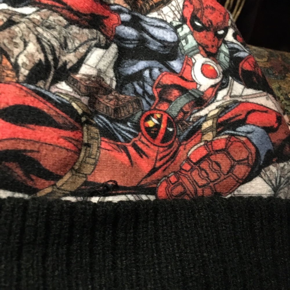 Marvel Deadpool Pom hat hard to find - Picture 2 of 4